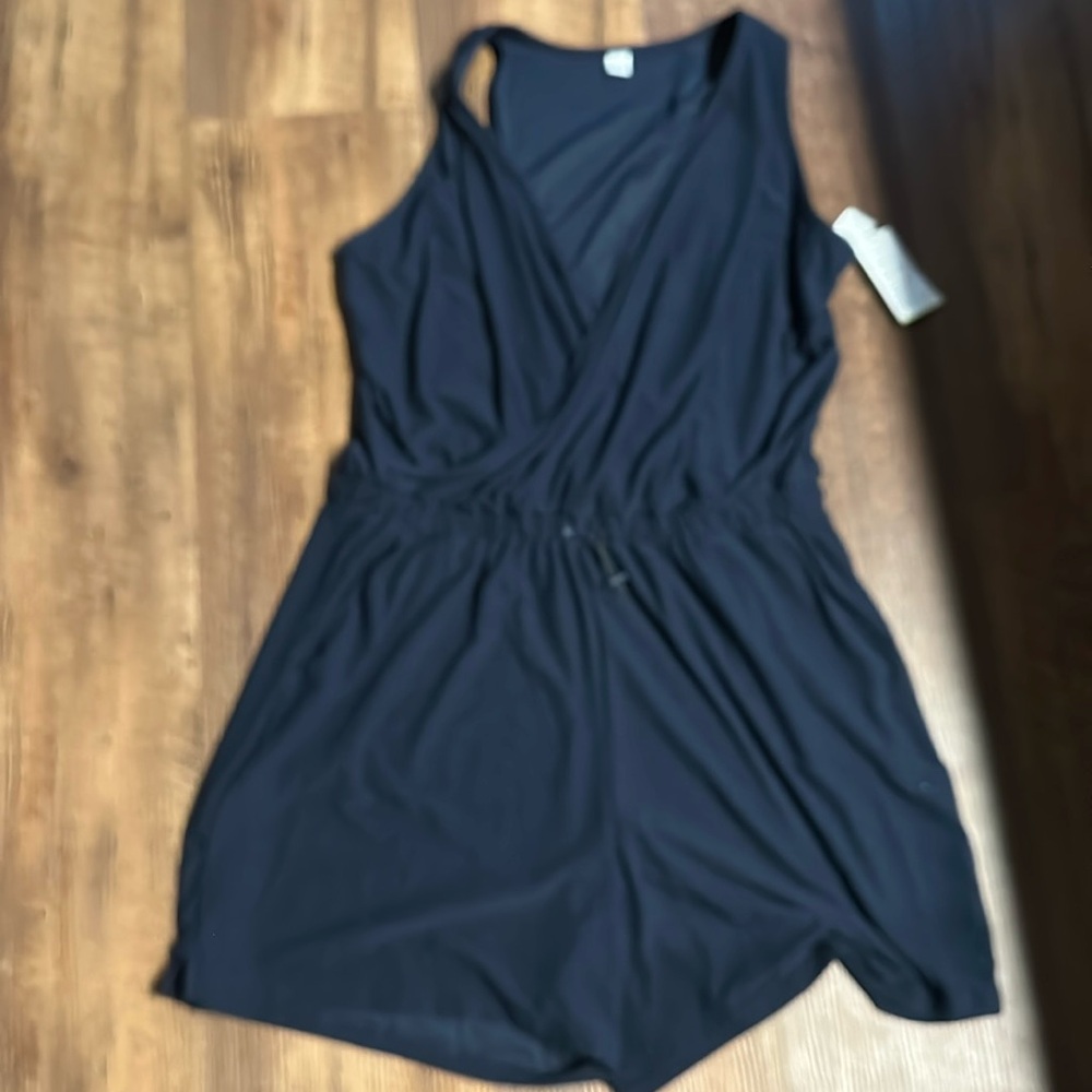Women’s size XL NWTs Old Navy active navy blue sleeveless shorts romper